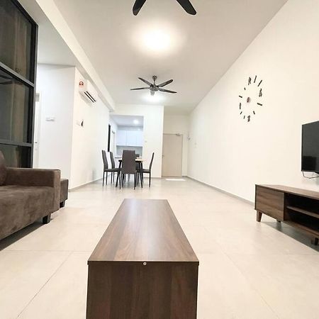 شقة Quartz Near To Jonker Walk With Infinity Pool Cozy 3B2B ملقا المظهر الخارجي الصورة