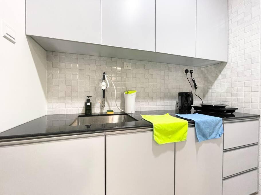 شقة Quartz Near To Jonker Walk With Infinity Pool Cozy 3B2B ملقا المظهر الخارجي الصورة