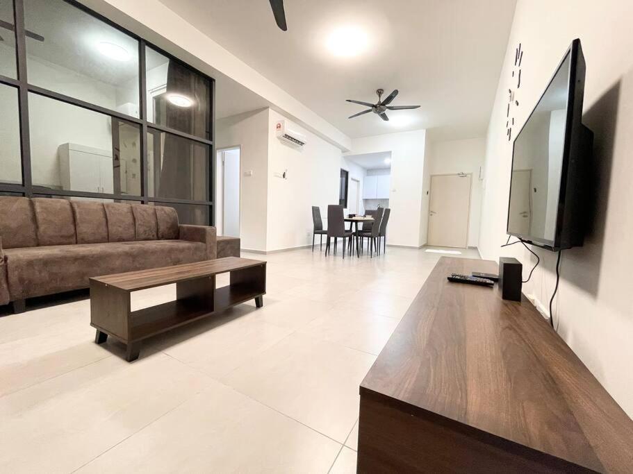 شقة Quartz Near To Jonker Walk With Infinity Pool Cozy 3B2B ملقا المظهر الخارجي الصورة
