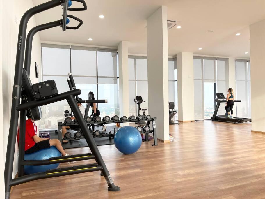 شقة Quartz Near To Jonker Walk With Infinity Pool Cozy 3B2B ملقا المظهر الخارجي الصورة