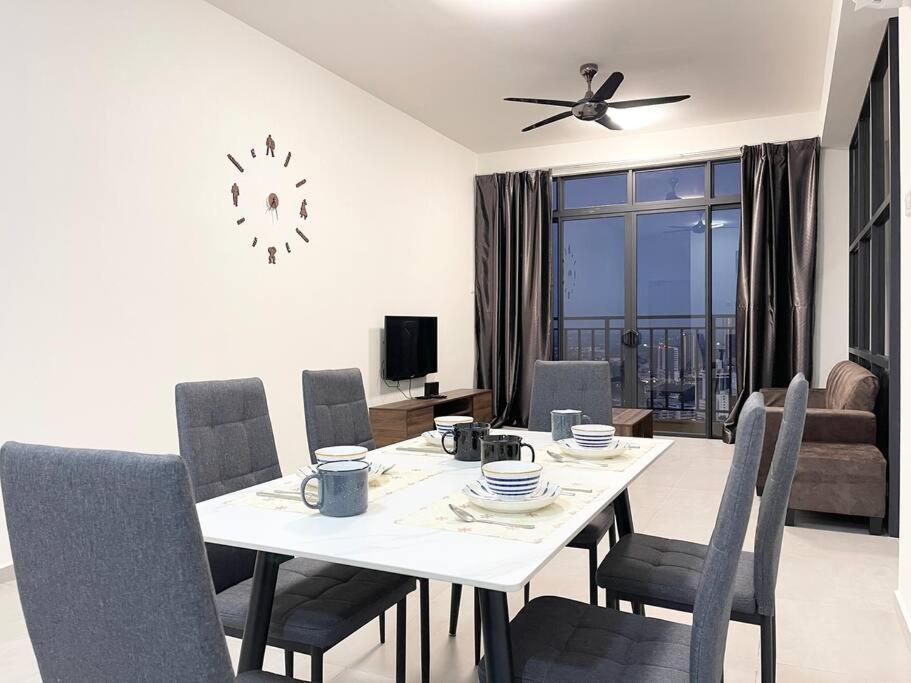 شقة Quartz Near To Jonker Walk With Infinity Pool Cozy 3B2B ملقا المظهر الخارجي الصورة