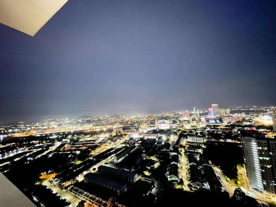 شقة Quartz Near To Jonker Walk With Infinity Pool Cozy 3B2B ملقا المظهر الخارجي الصورة