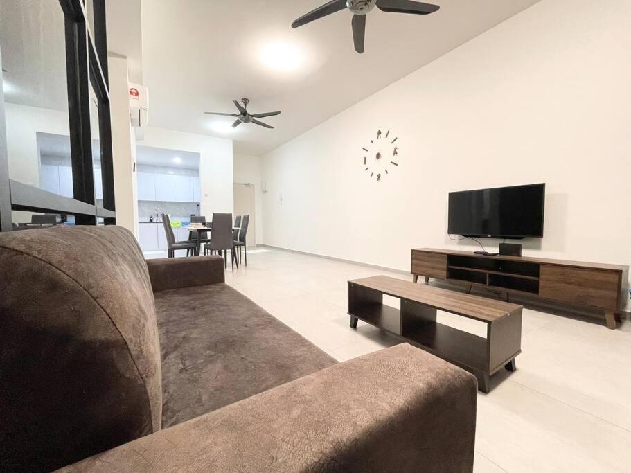 شقة Quartz Near To Jonker Walk With Infinity Pool Cozy 3B2B ملقا المظهر الخارجي الصورة