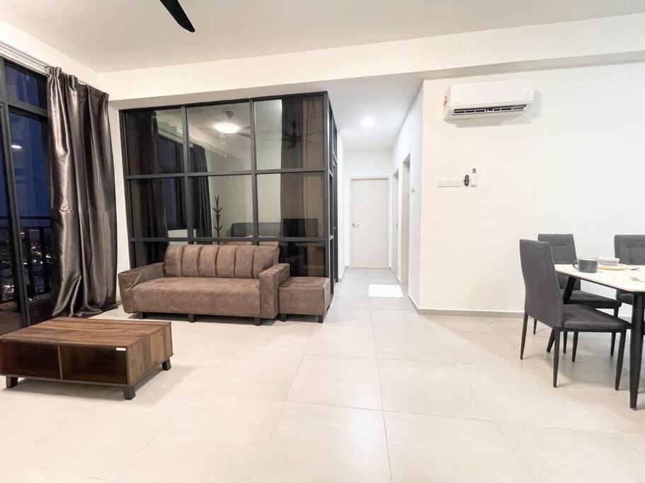 شقة Quartz Near To Jonker Walk With Infinity Pool Cozy 3B2B ملقا المظهر الخارجي الصورة